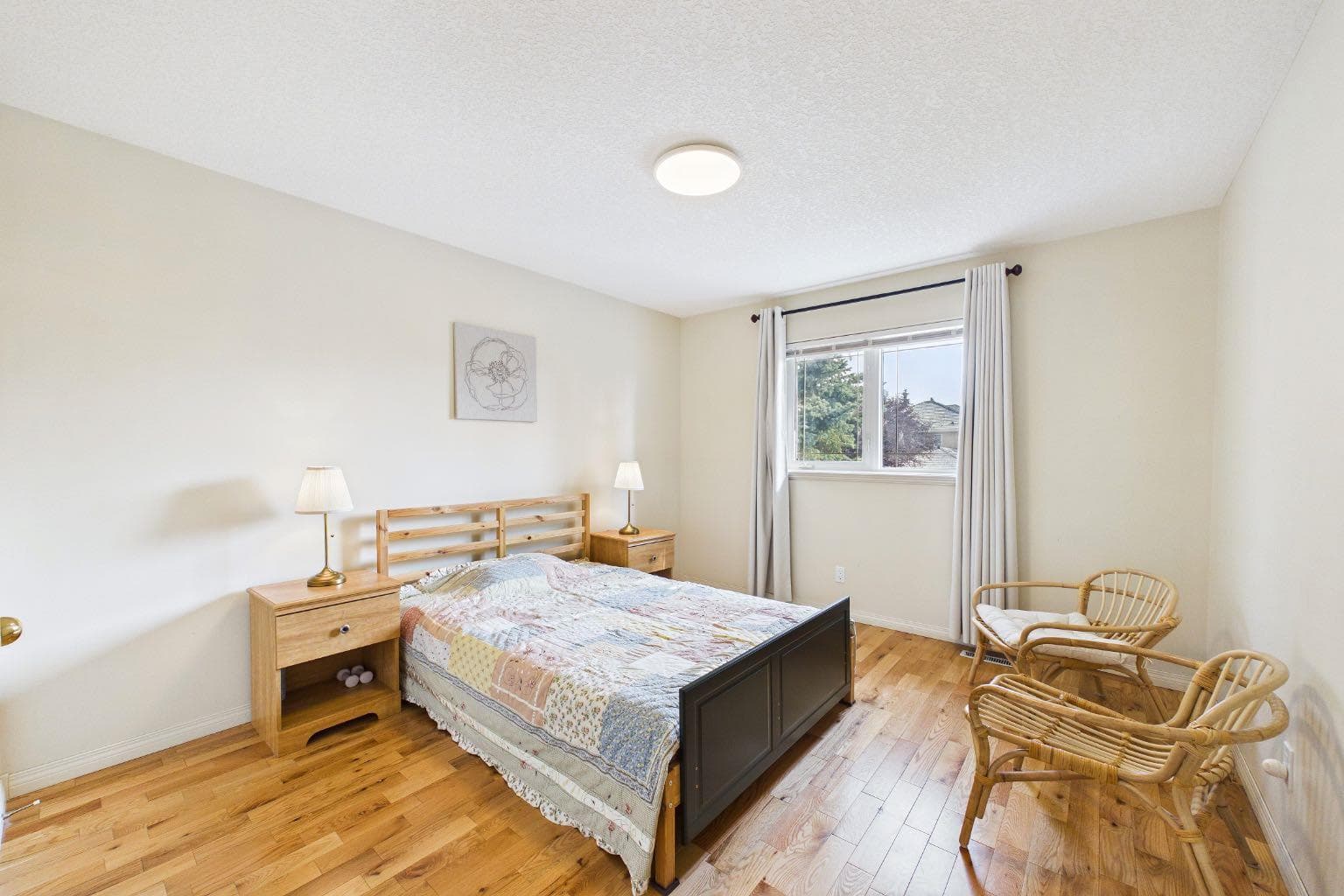15 Royal Crest Terrace NW