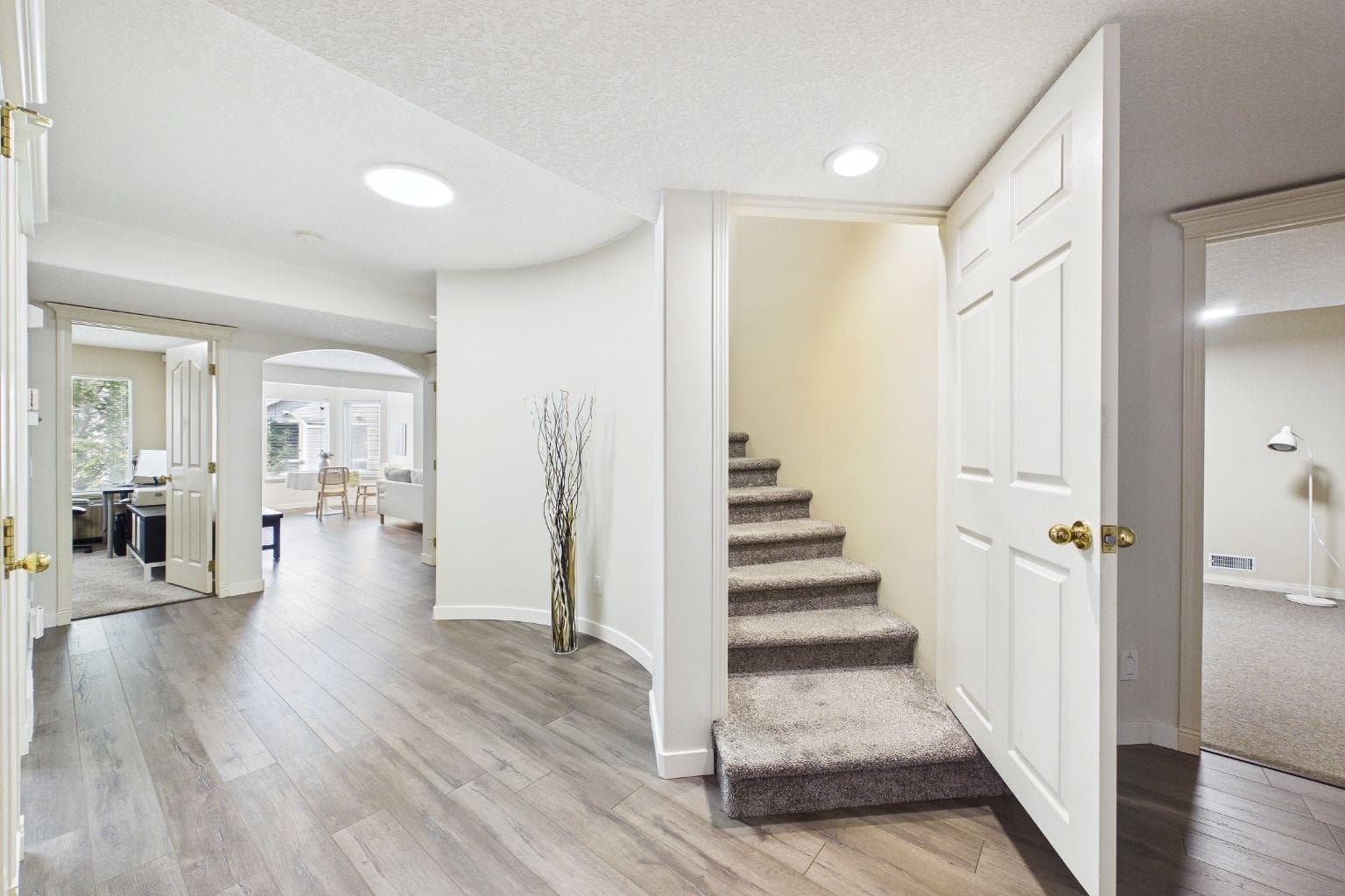 15 Royal Crest Terrace NW