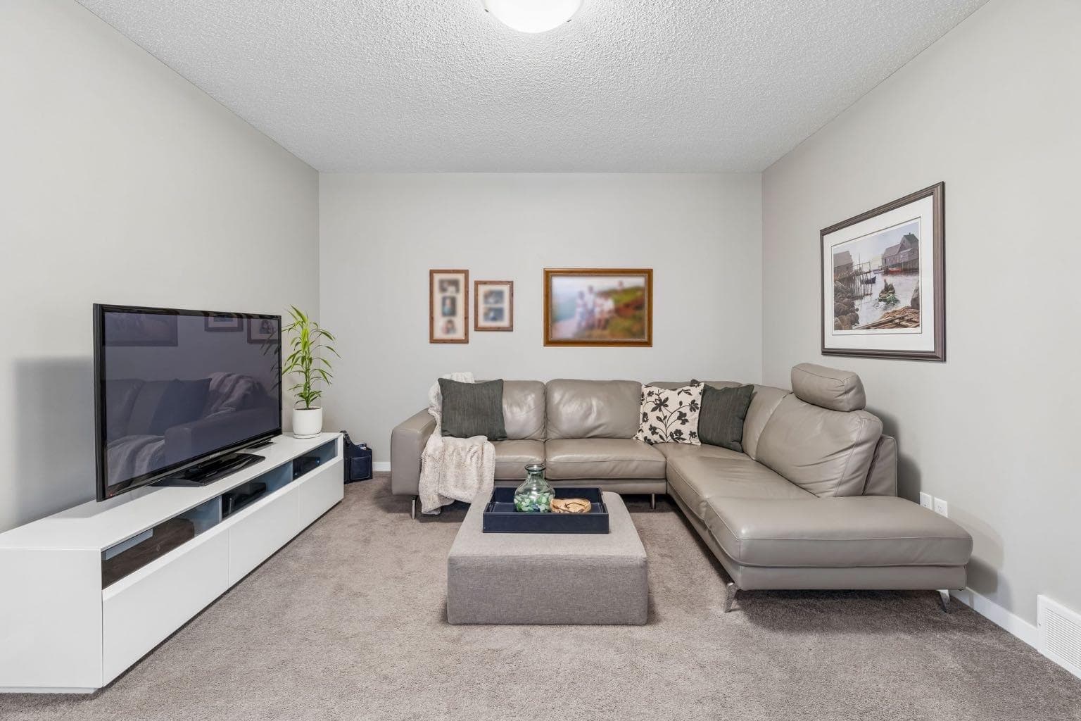 4 Emberside Place 
