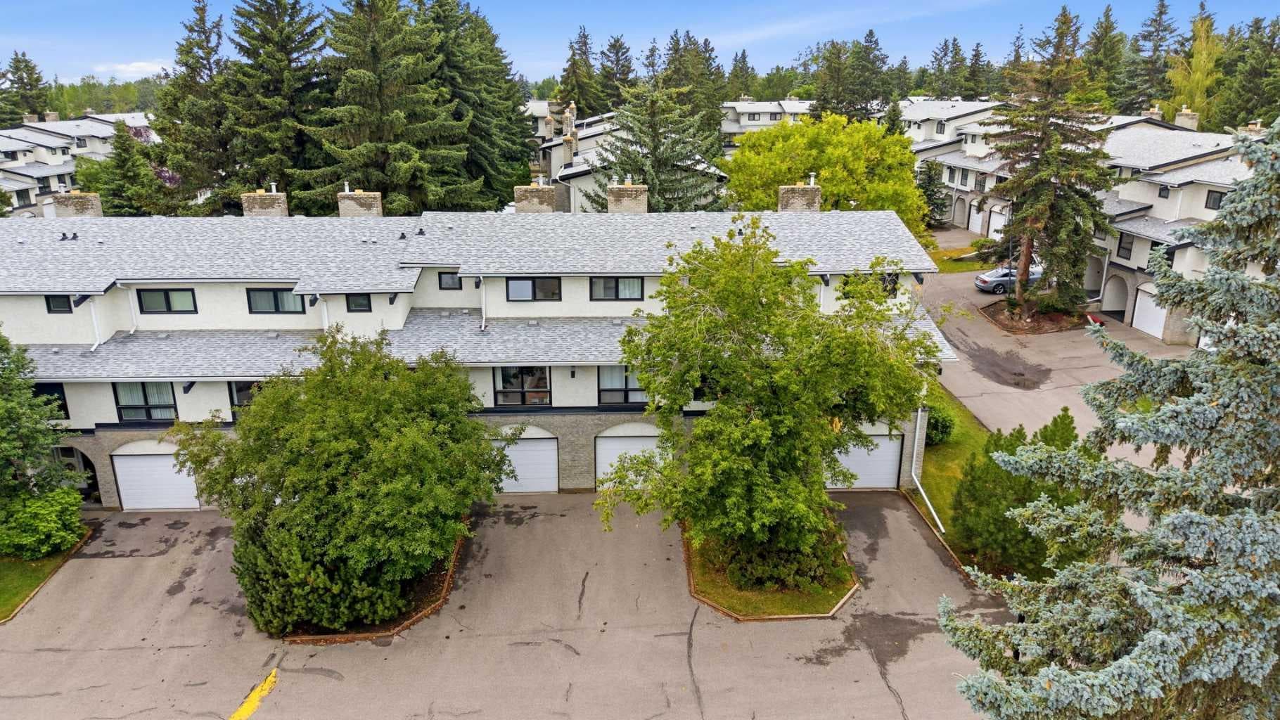 26, 5400 Dalhousie Drive NW