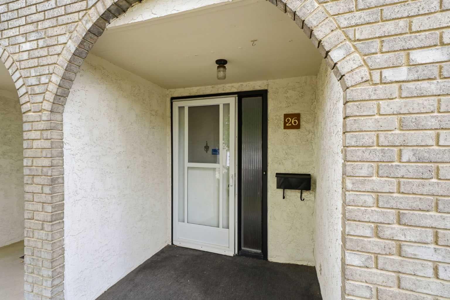 26, 5400 Dalhousie Drive NW