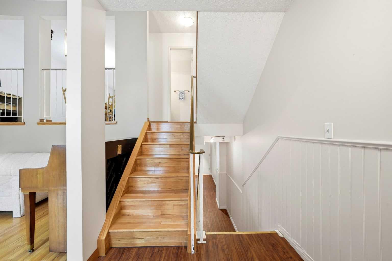 26, 5400 Dalhousie Drive NW