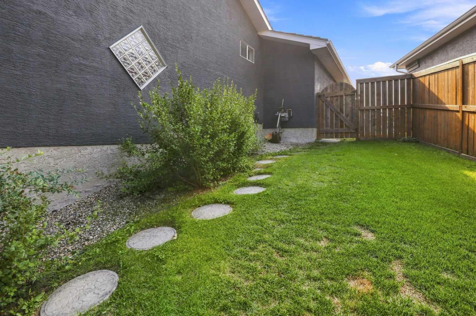 122 Sceptre Close NW