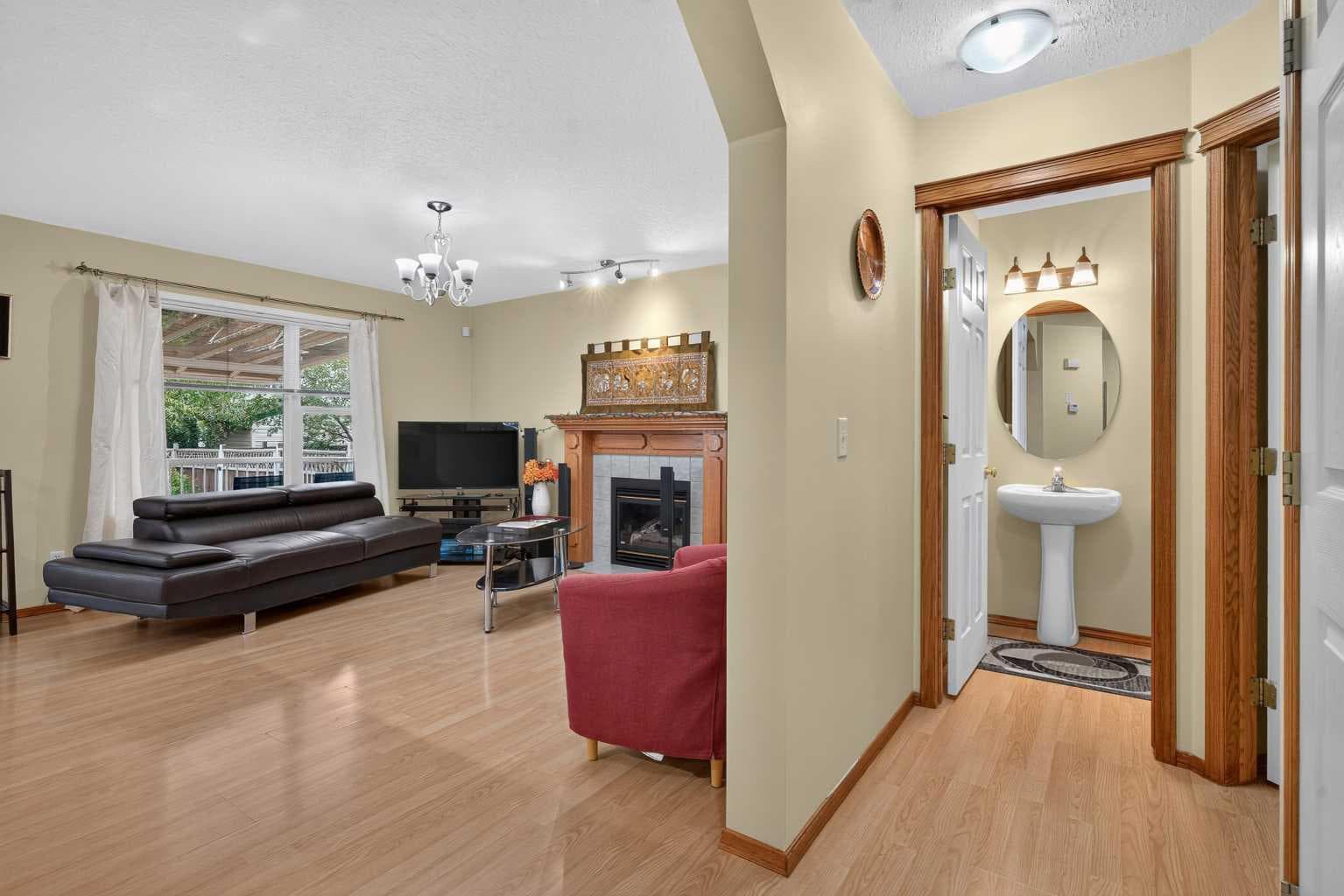 45 Arbour Crest Terrace NW