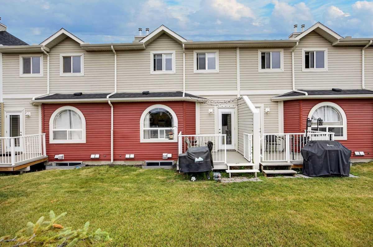 211 Bayside Point SW