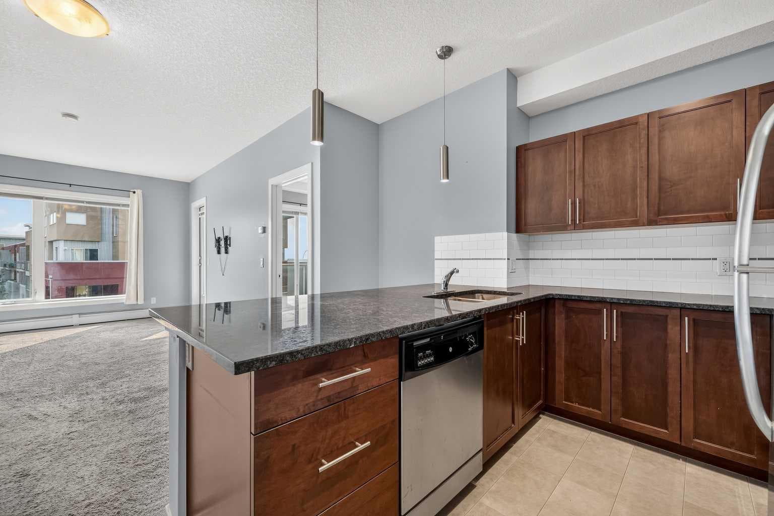 2405, 604 East Lake Boulevard NE