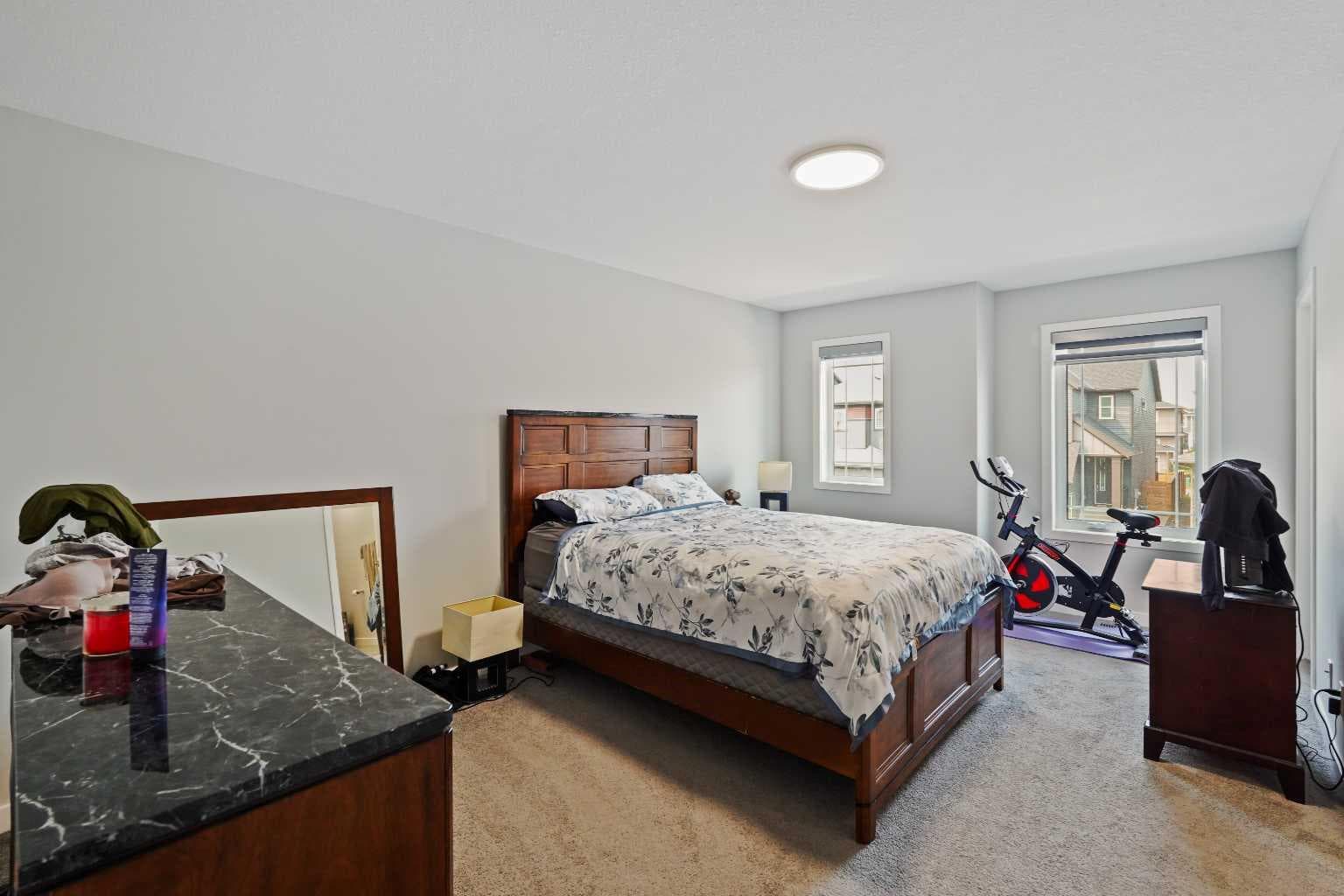 2320 Lancaster Heights SE