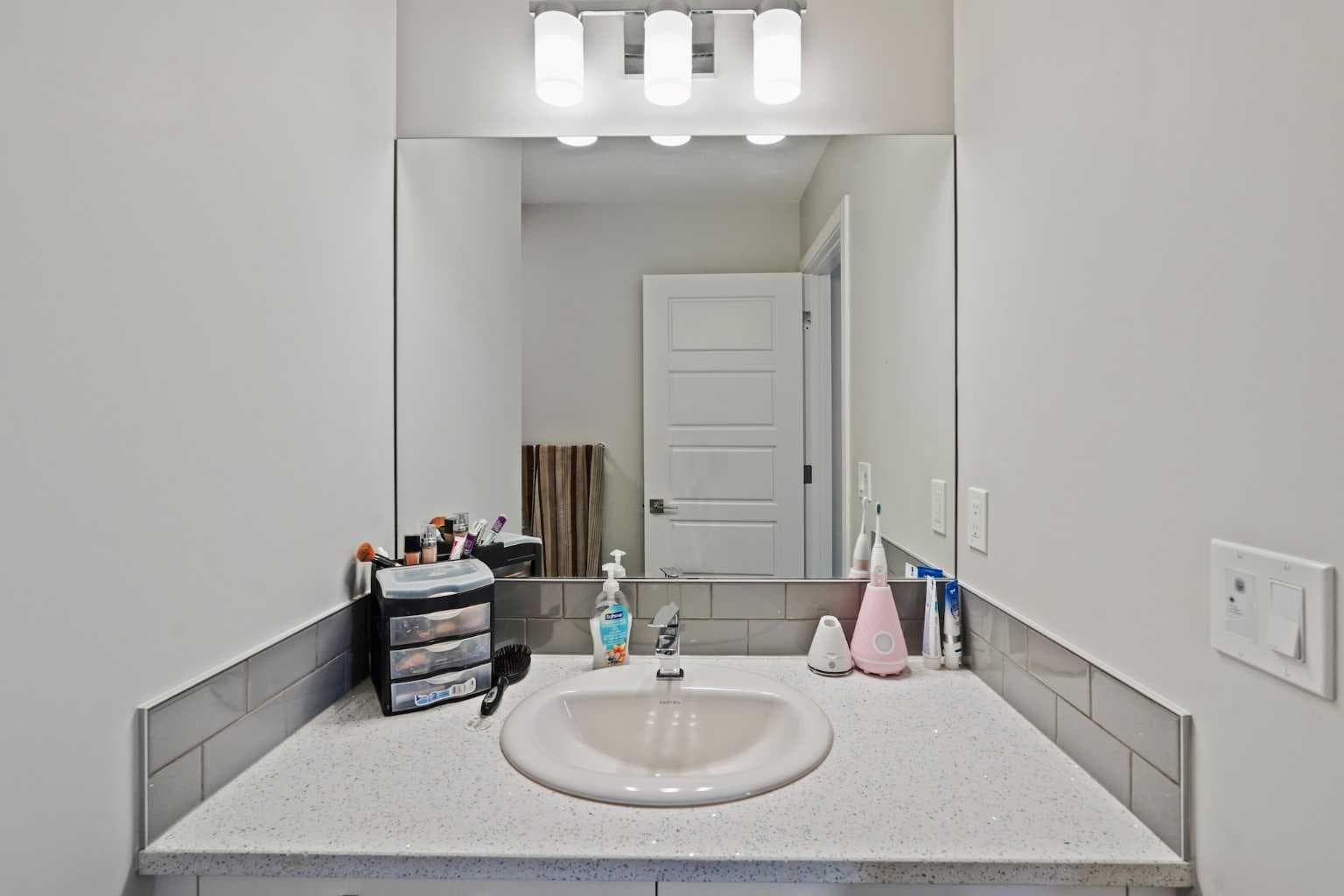 2320 Lancaster Heights SE