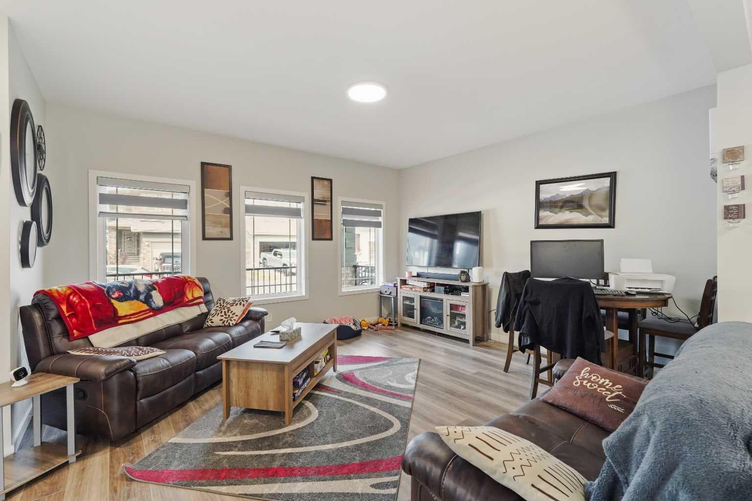 2320 Lancaster Heights SE