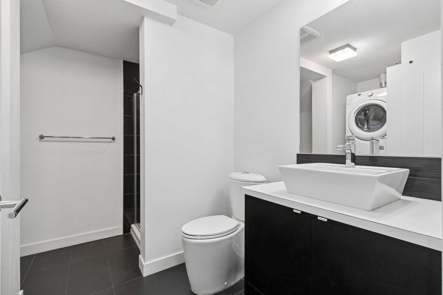 225, 15 Aspenmont Heights SW