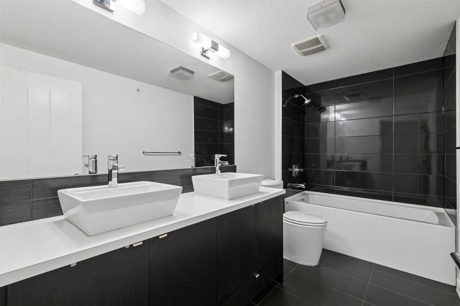 225, 15 Aspenmont Heights SW
