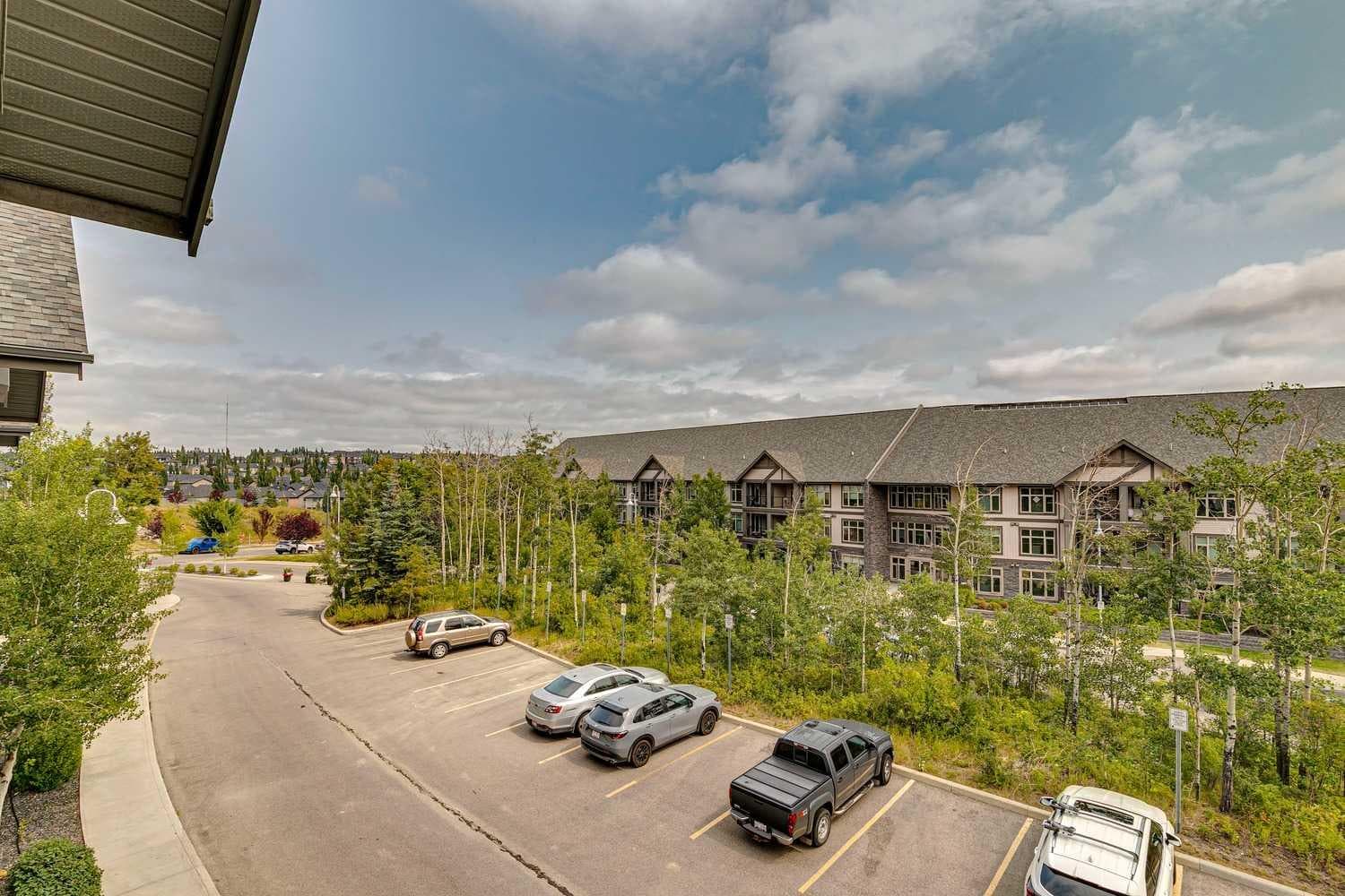 225, 15 Aspenmont Heights SW