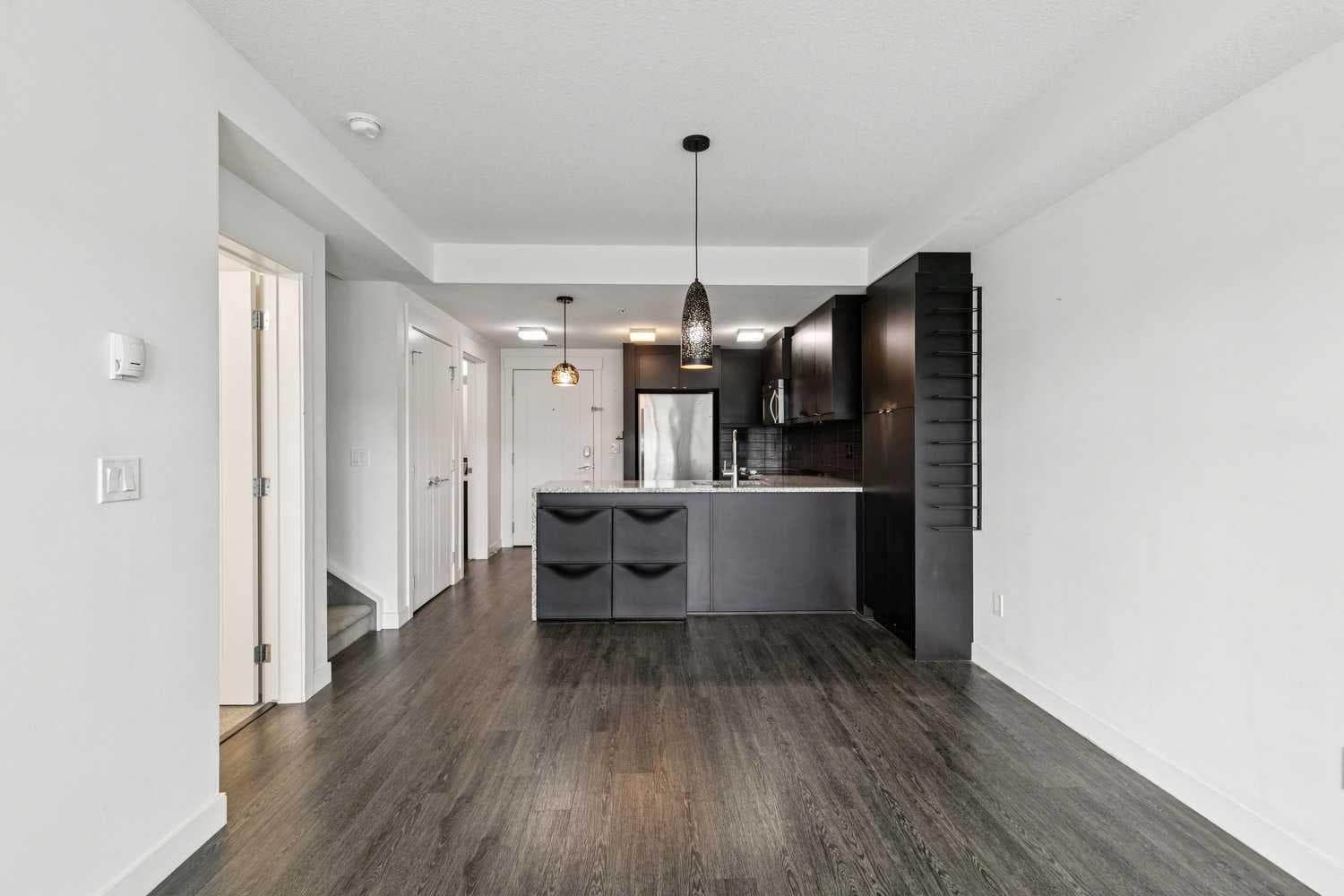 225, 15 Aspenmont Heights SW