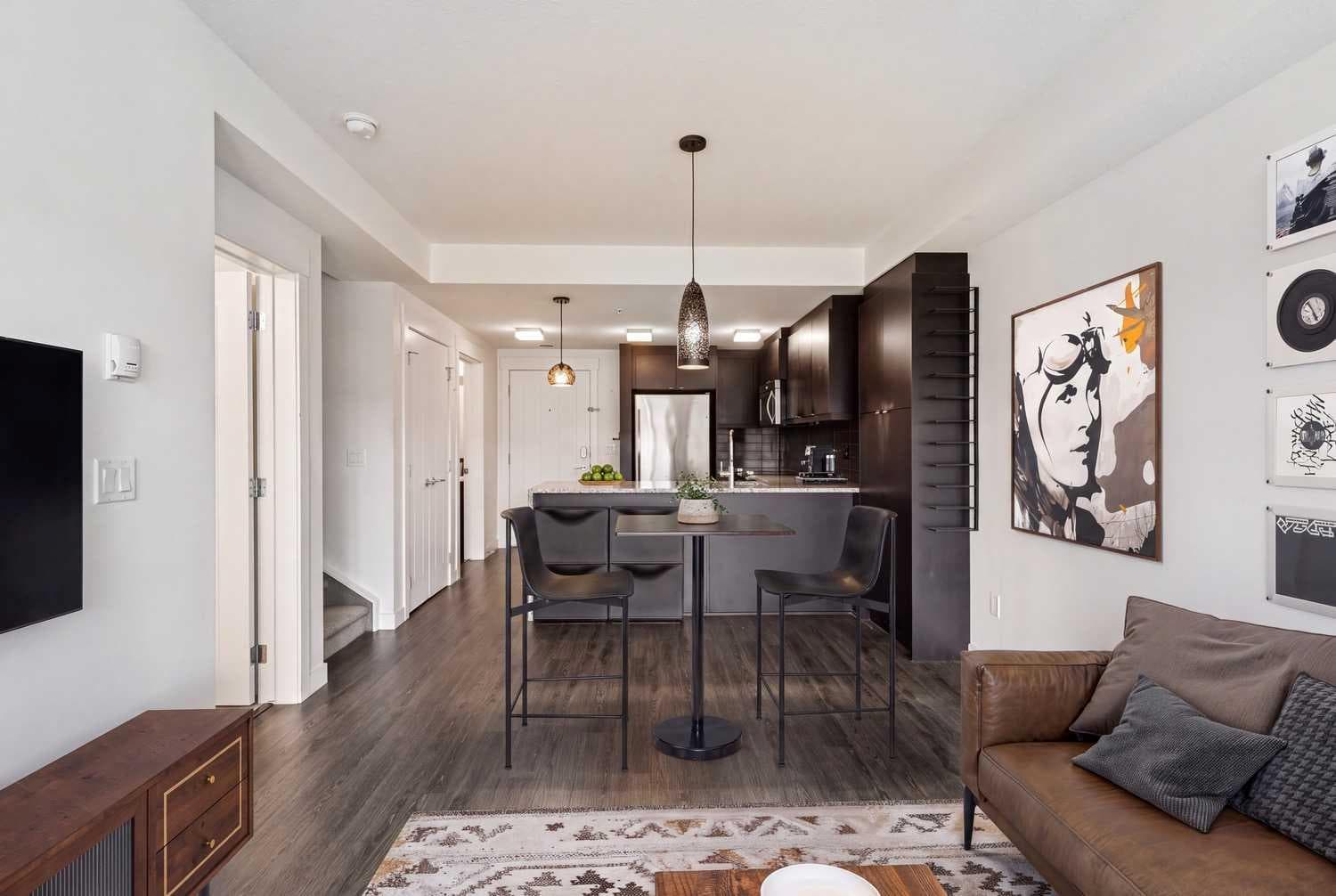 225, 15 Aspenmont Heights SW
