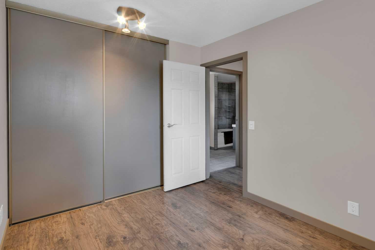 1808, 2520 Palliser Drive SW
