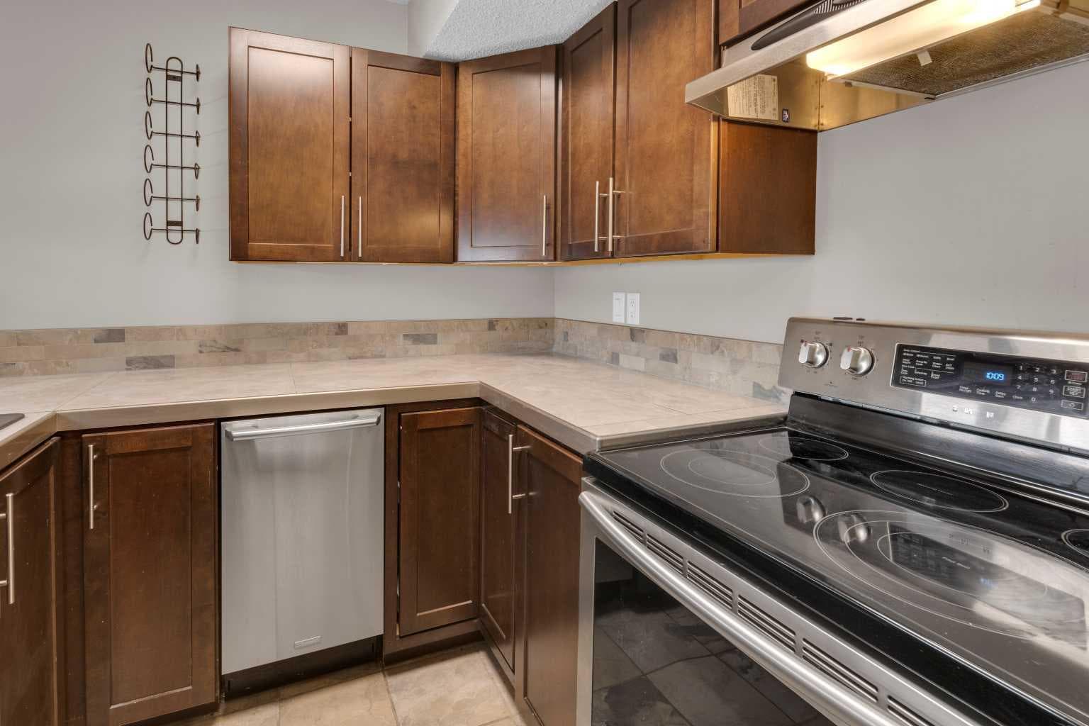 1808, 2520 Palliser Drive SW