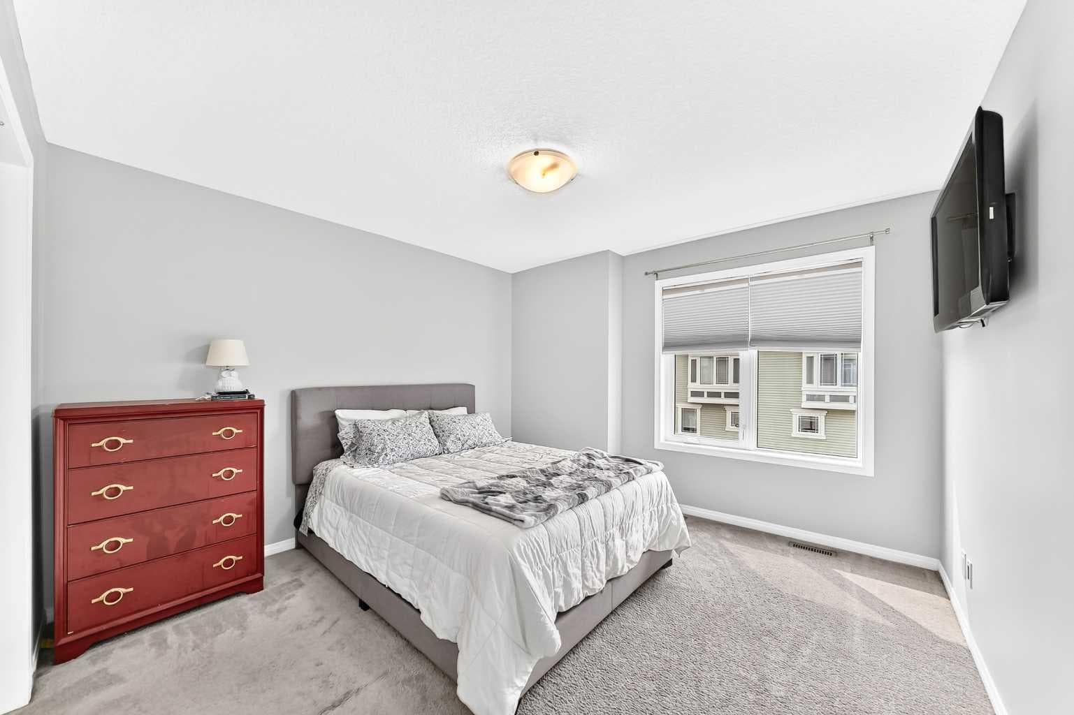 136 Windford Grove SW