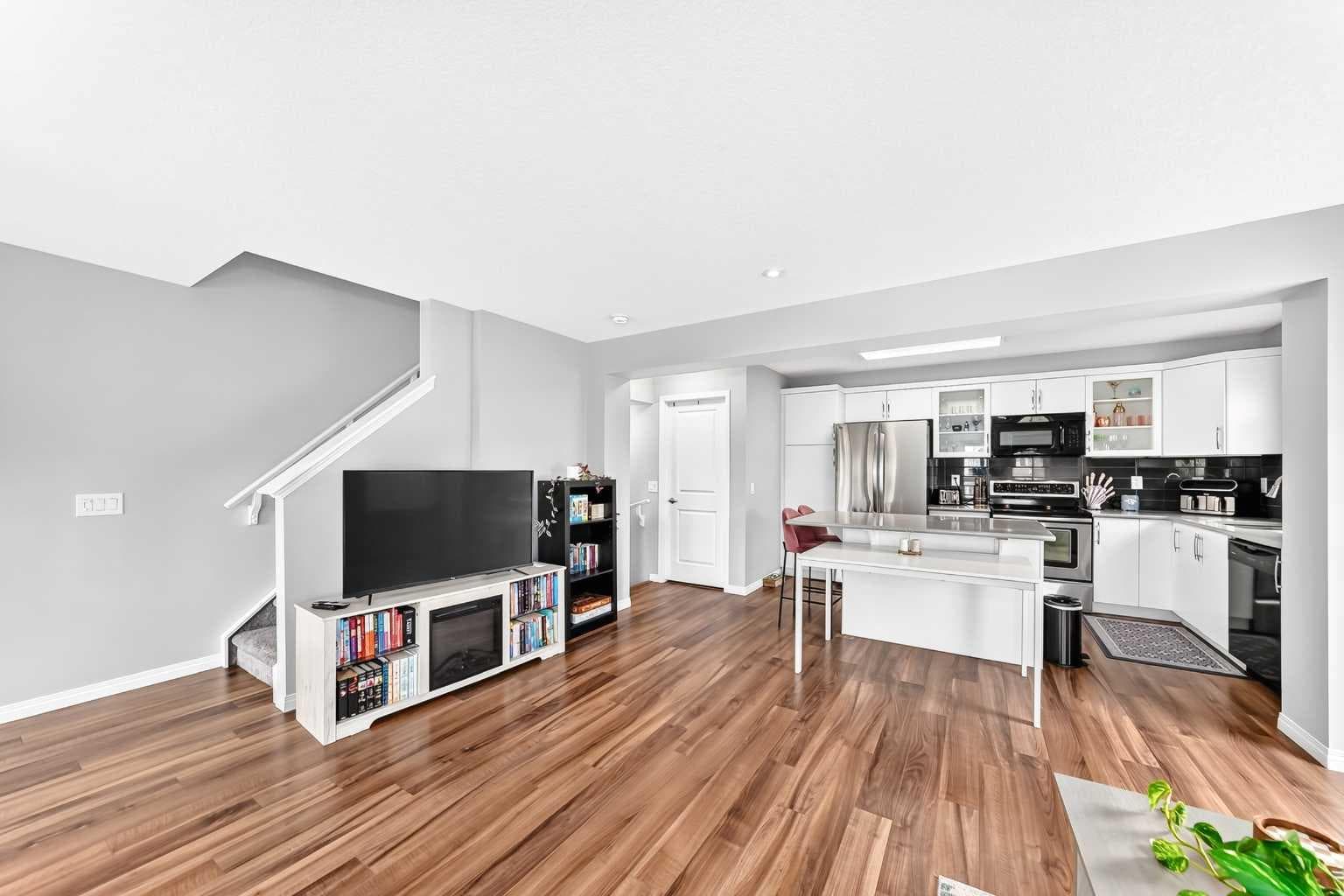 136 Windford Grove SW
