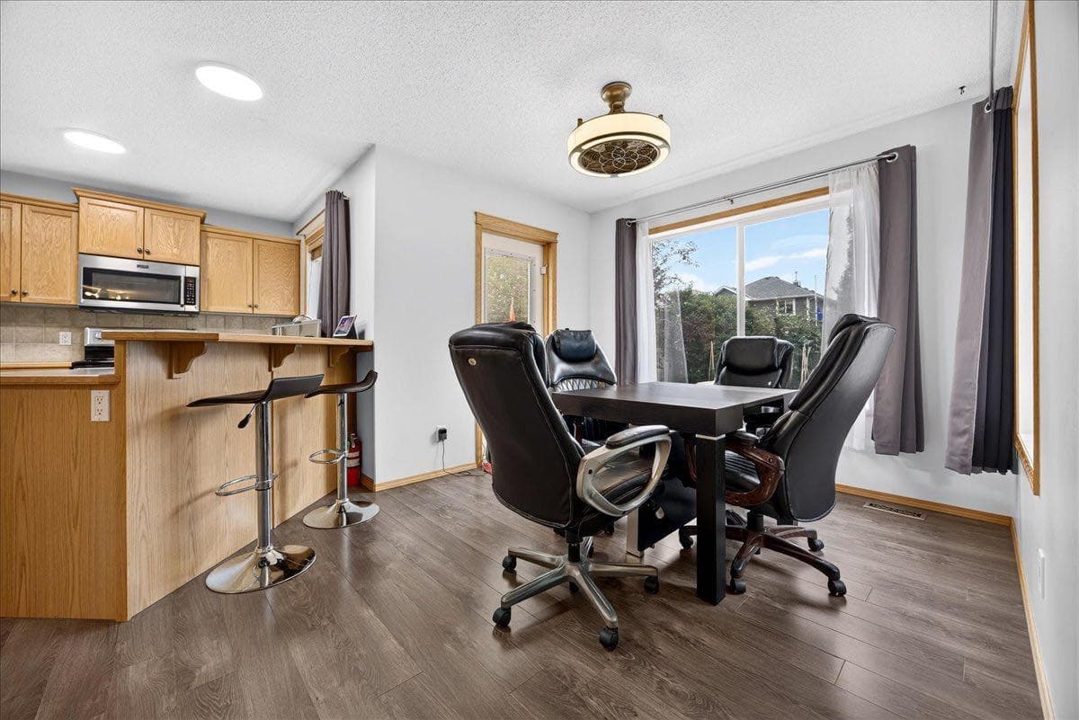 2745 Coopers Manor SW
