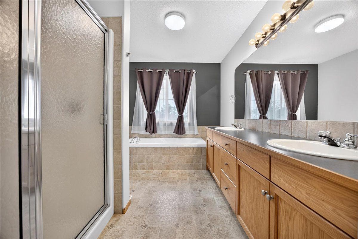 2745 Coopers Manor SW