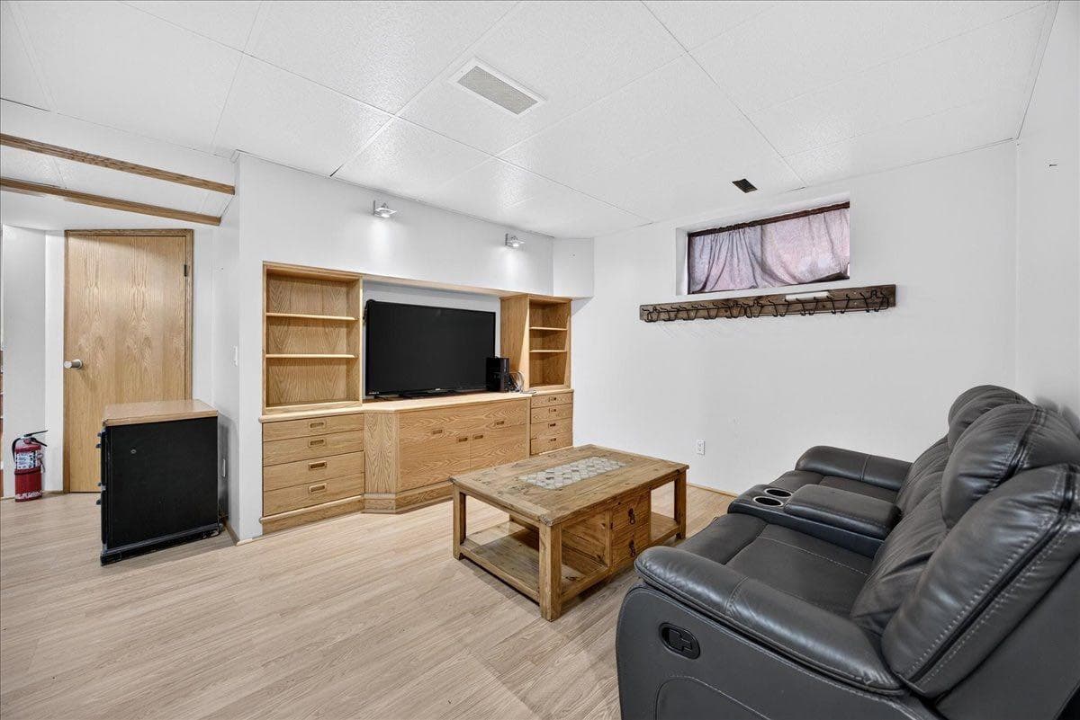 2745 Coopers Manor SW