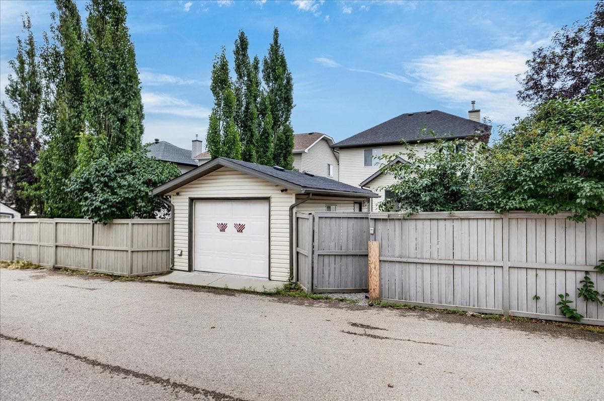 2745 Coopers Manor SW