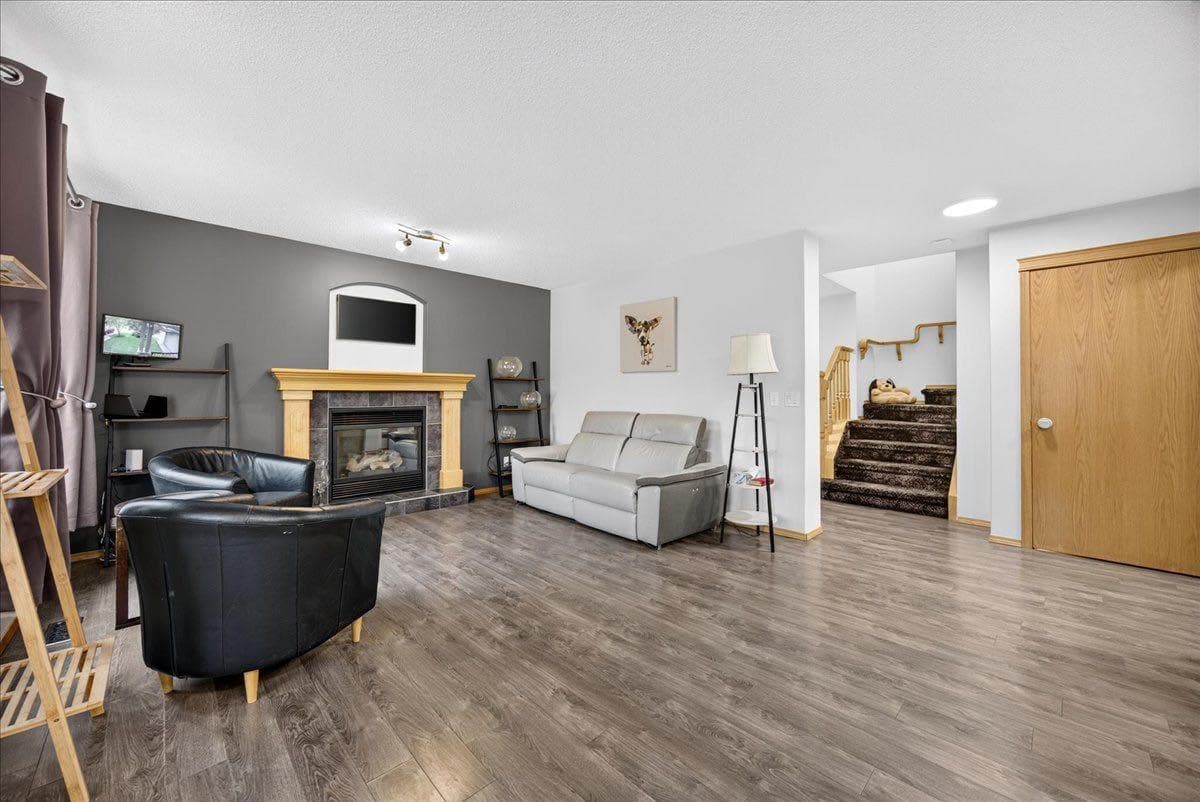 2745 Coopers Manor SW