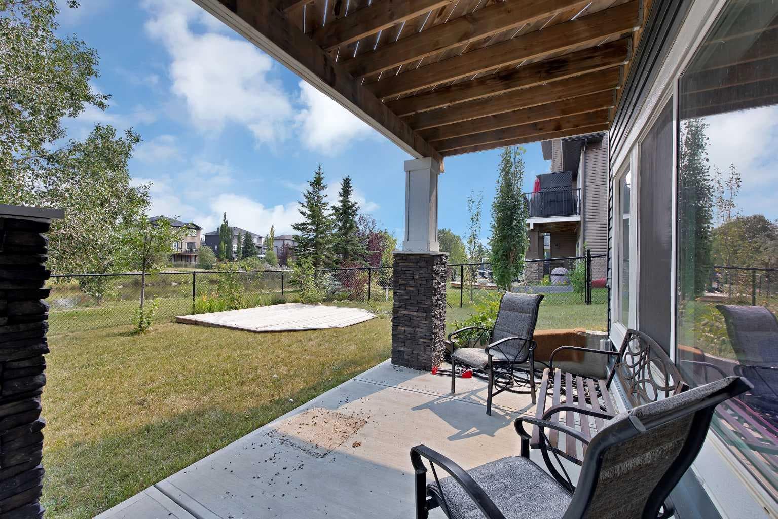 146 Canoe Crescent SW