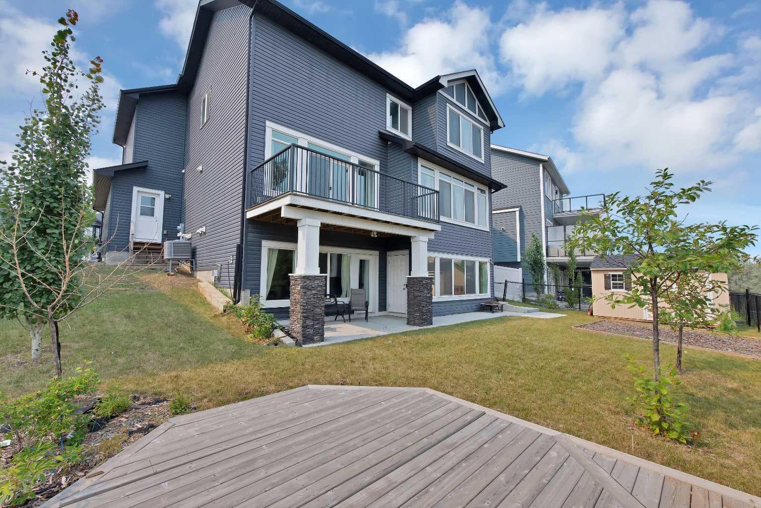 146 Canoe Crescent SW