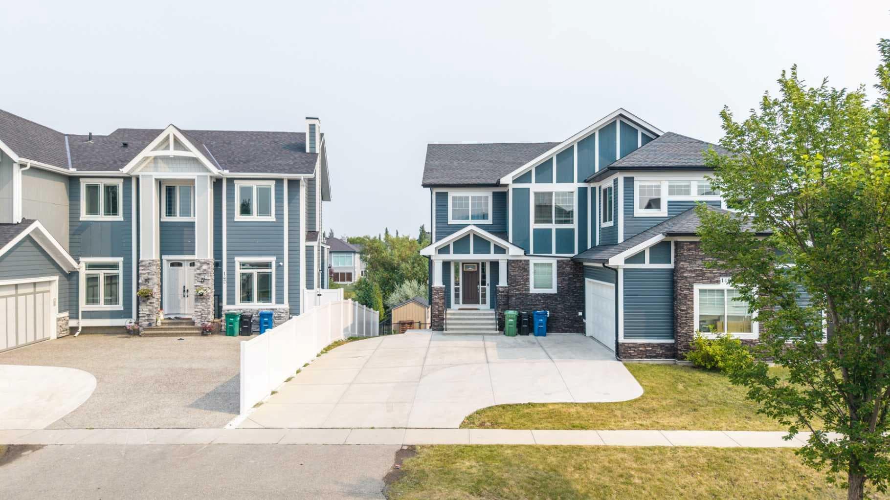 146 Canoe Crescent SW