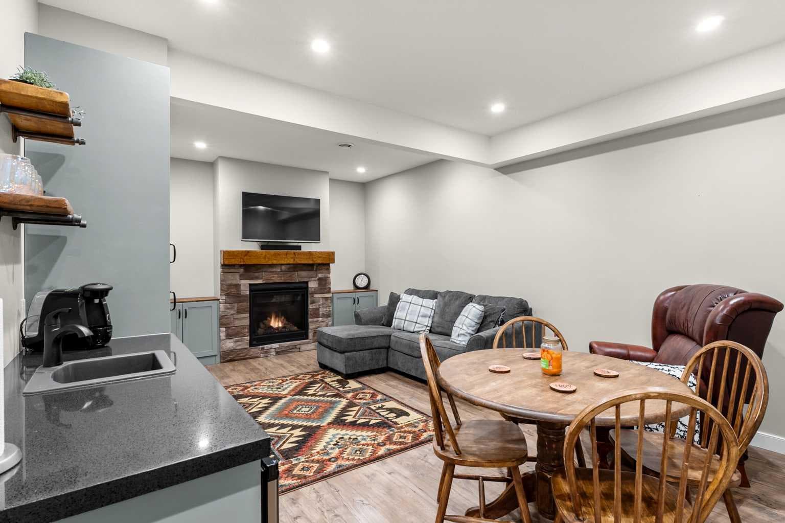 19 Sunset Circle 