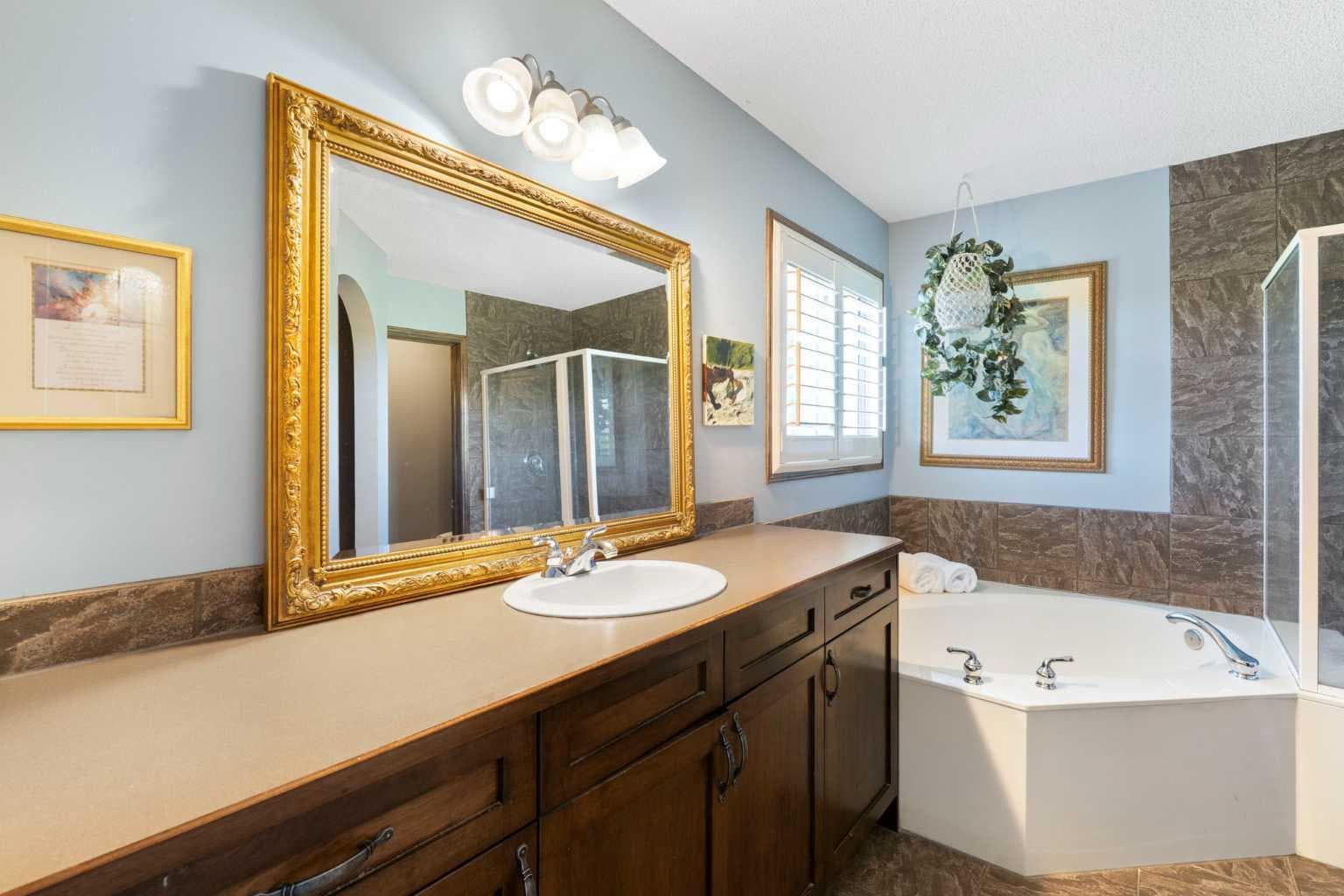 382 Tuscany Ravine Road NW