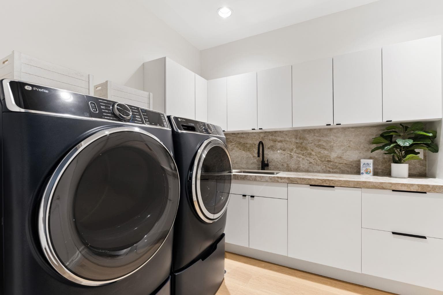 79 Bel-Aire Place SW