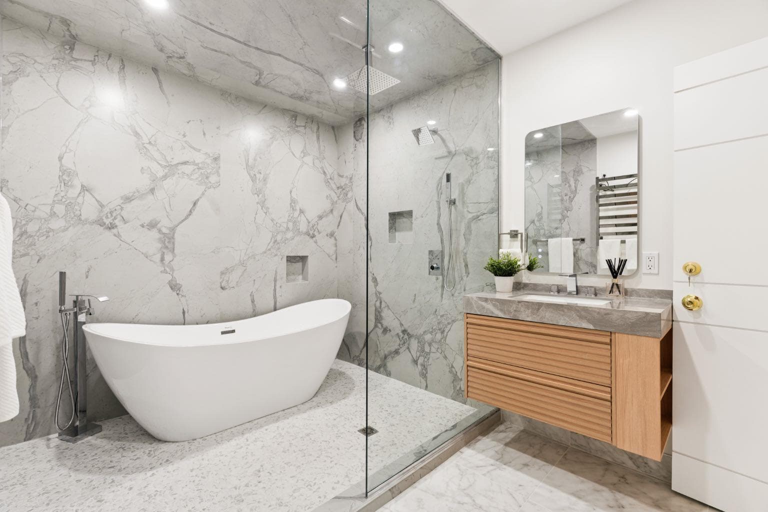 79 Bel-Aire Place SW