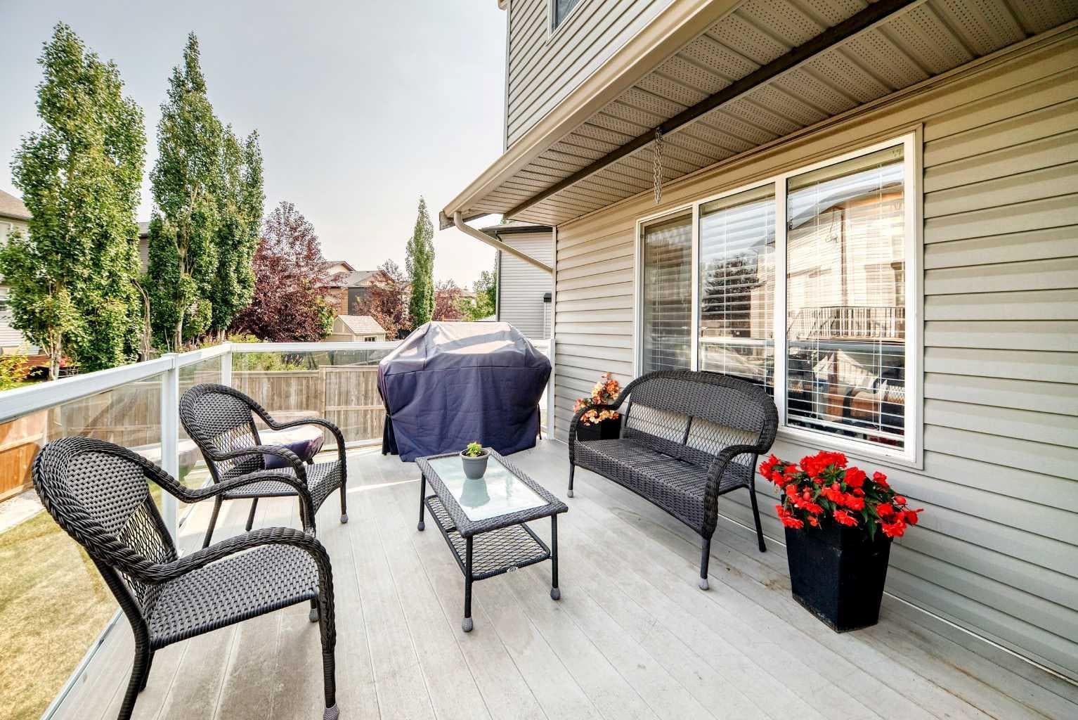 325 Luxstone Green SW
