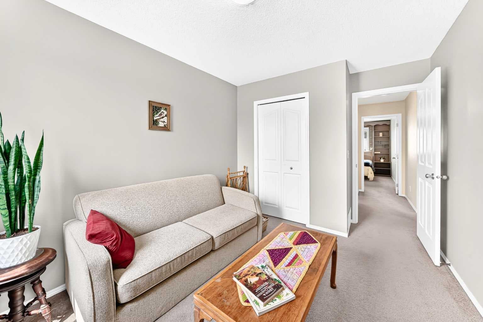 325 Luxstone Green SW