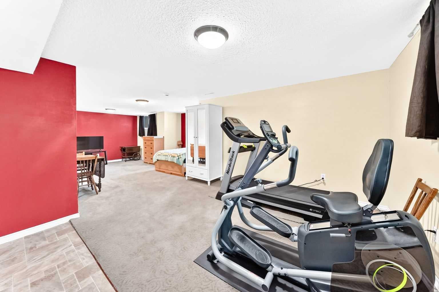 325 Luxstone Green SW