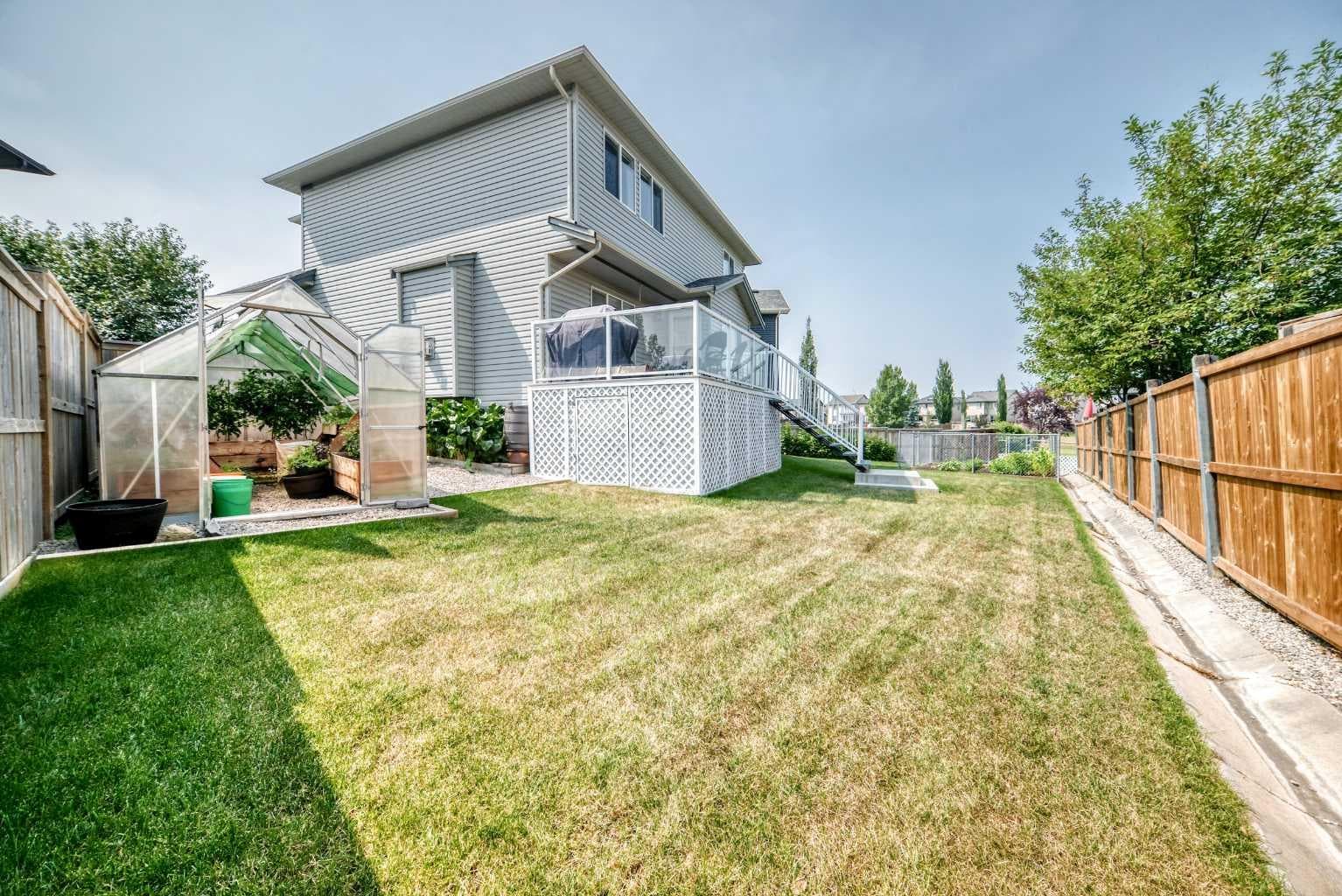 325 Luxstone Green SW