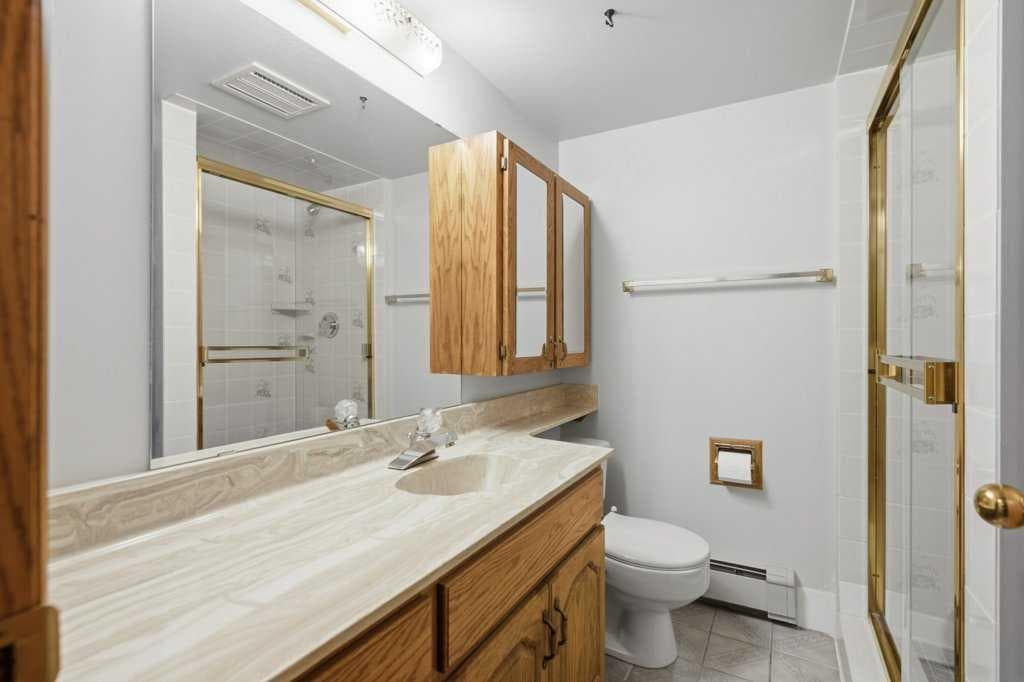 119 Strathbury Bay SW