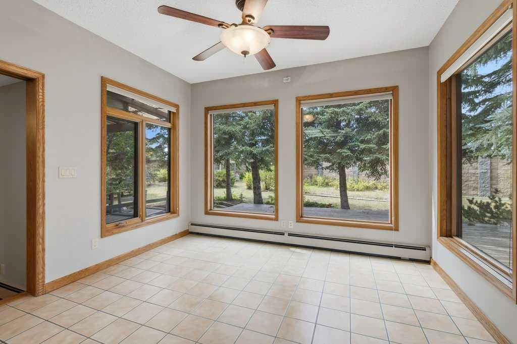 119 Strathbury Bay SW