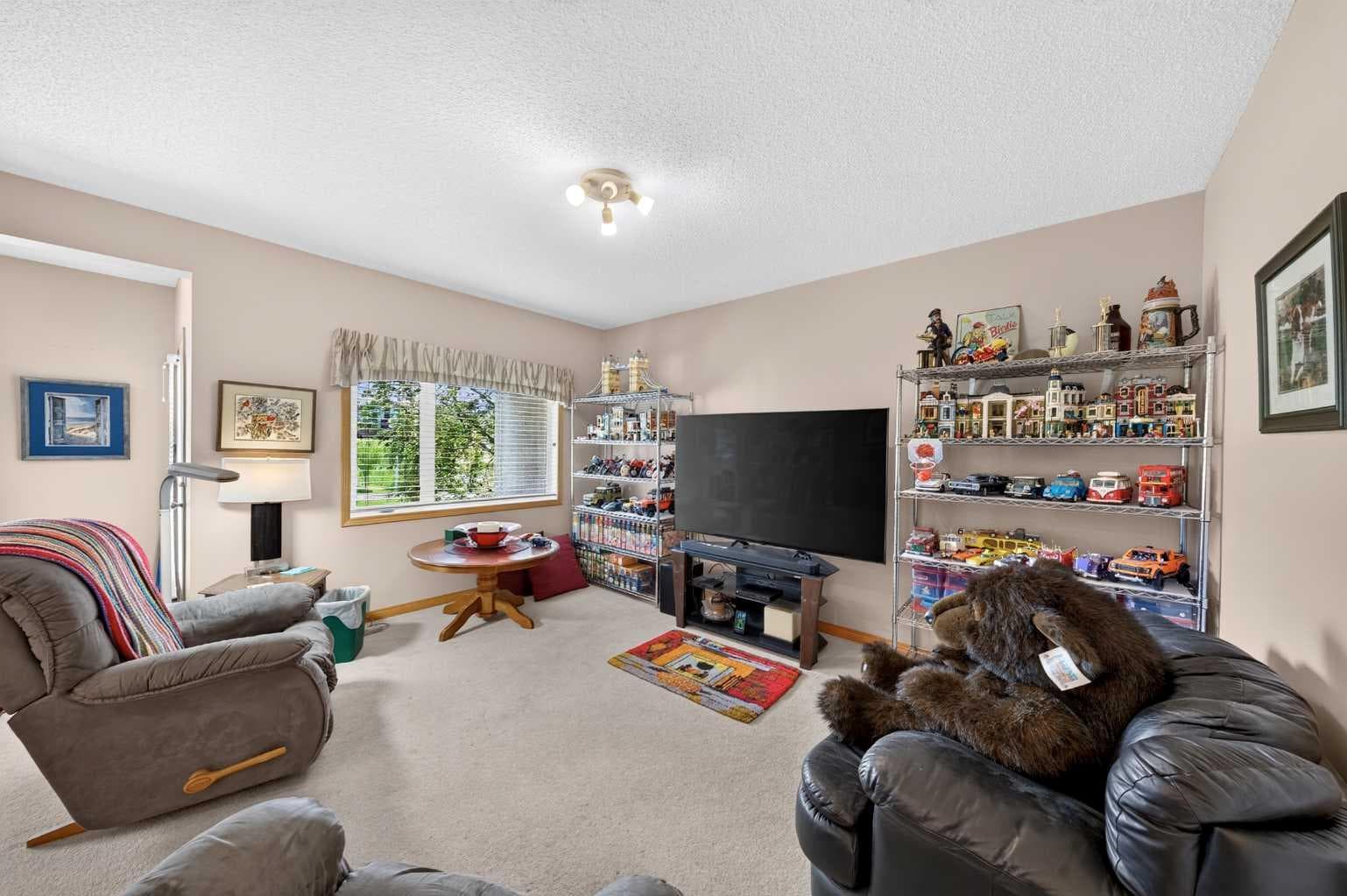 37 Scimitar Heath NW