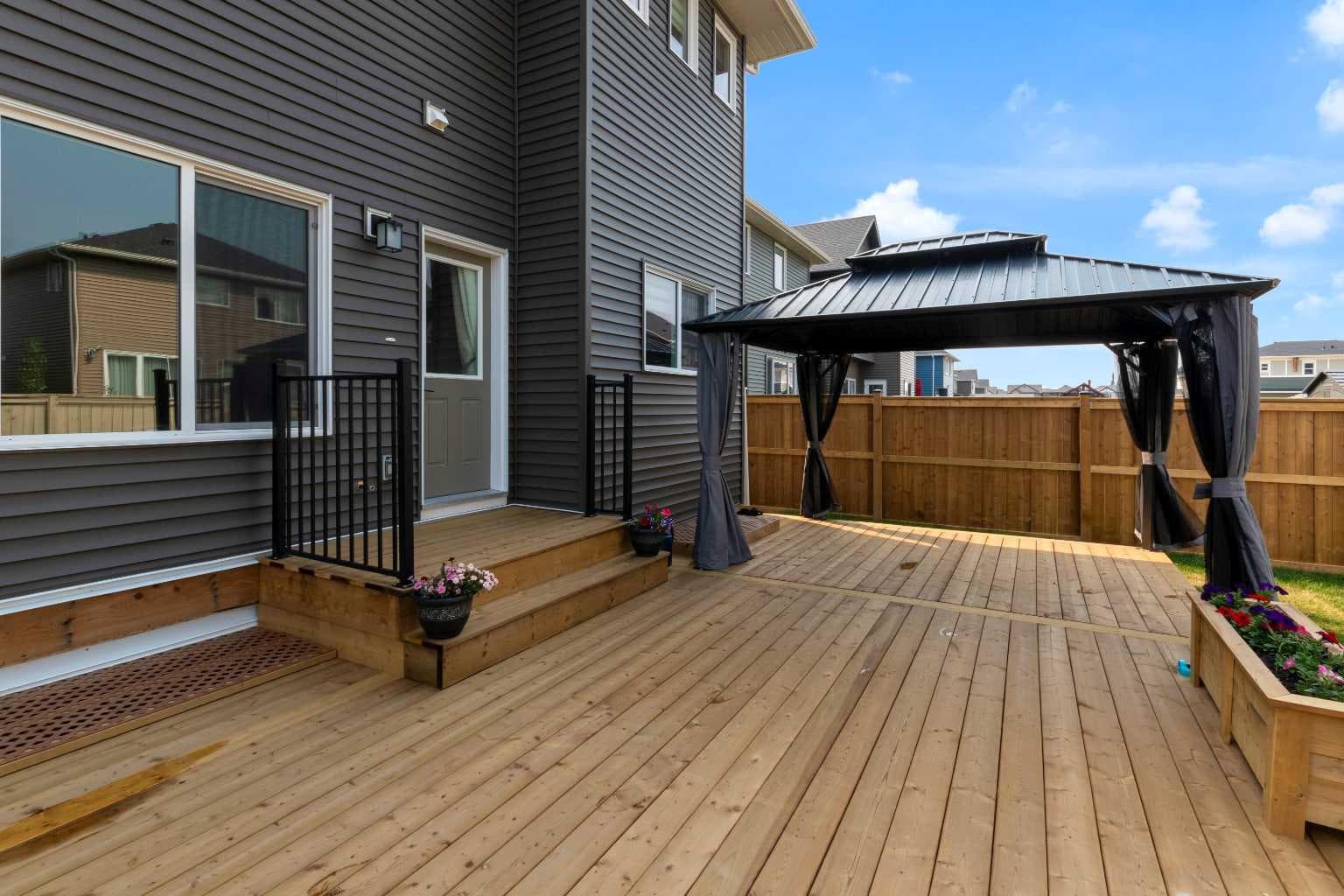 541 Baywater Manor SW