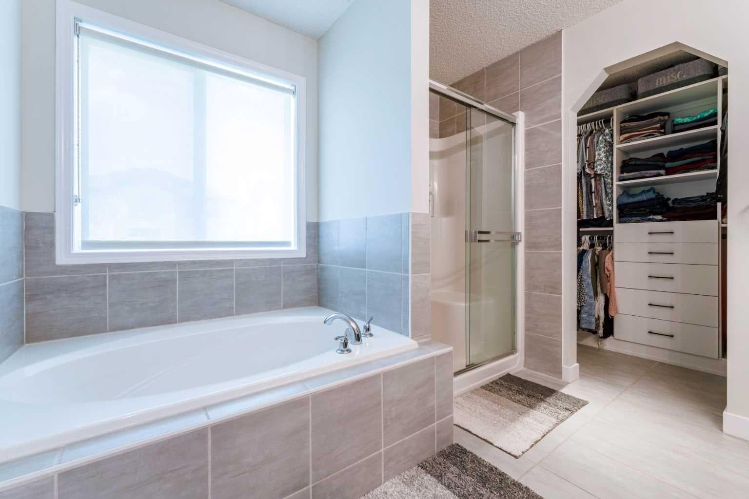 240 Willowmere Close 