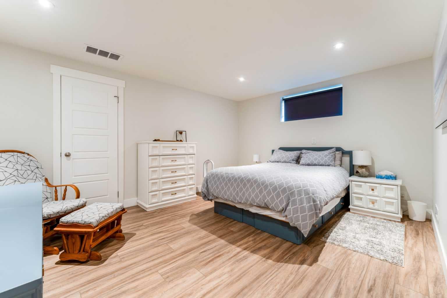 240 Willowmere Close 