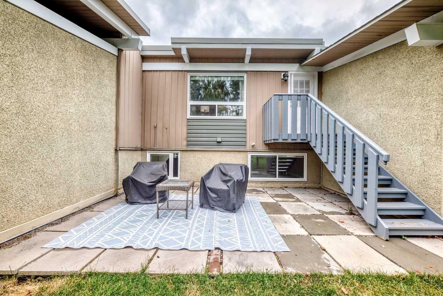 1702, 11010 Bonaventure Drive SE