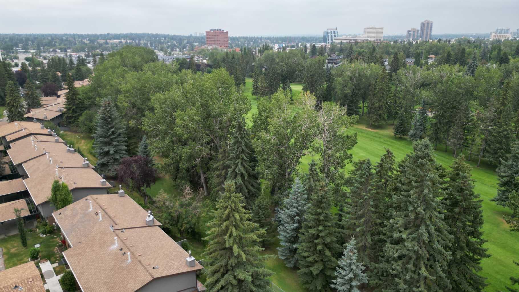 1702, 11010 Bonaventure Drive SE