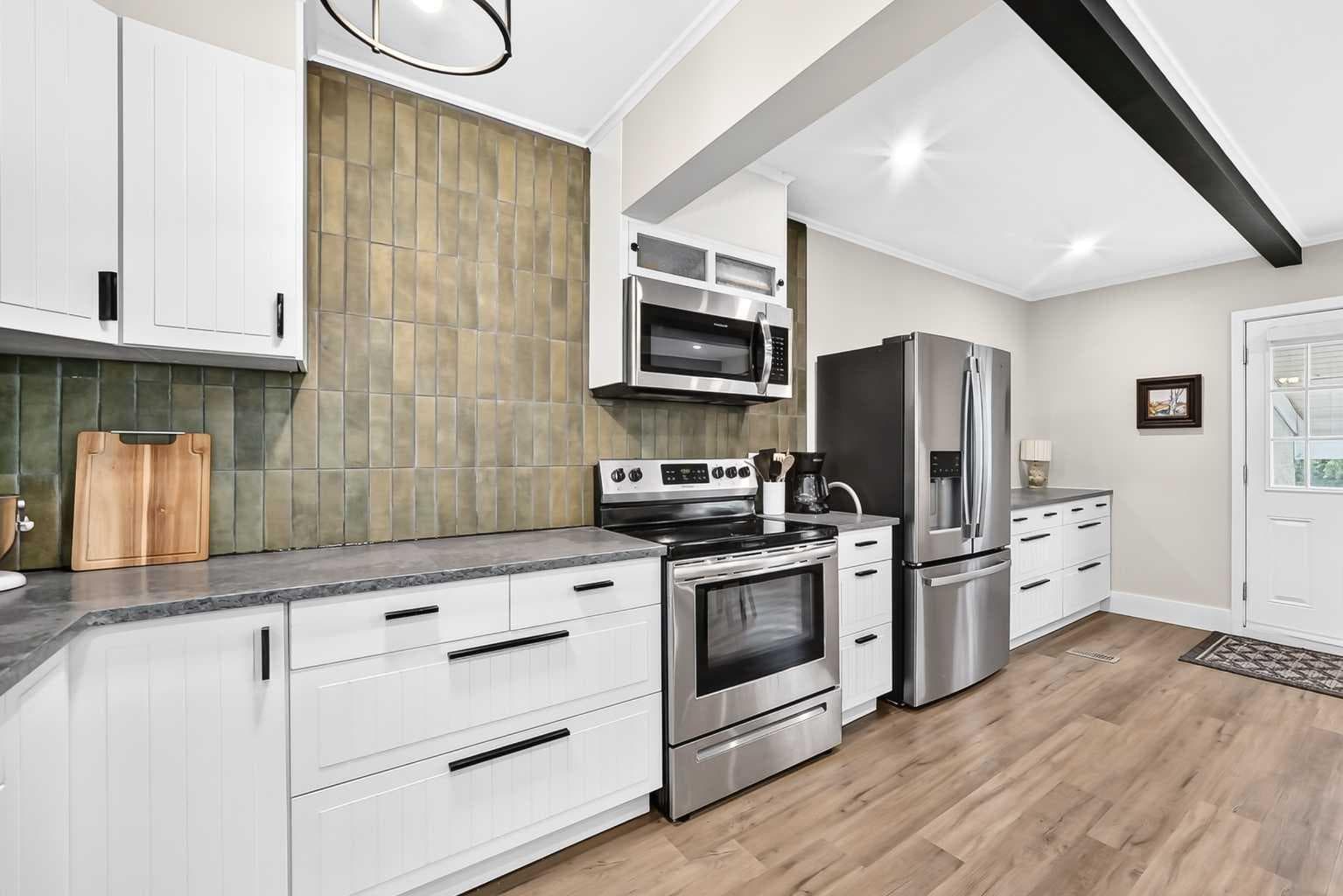 1702, 11010 Bonaventure Drive SE