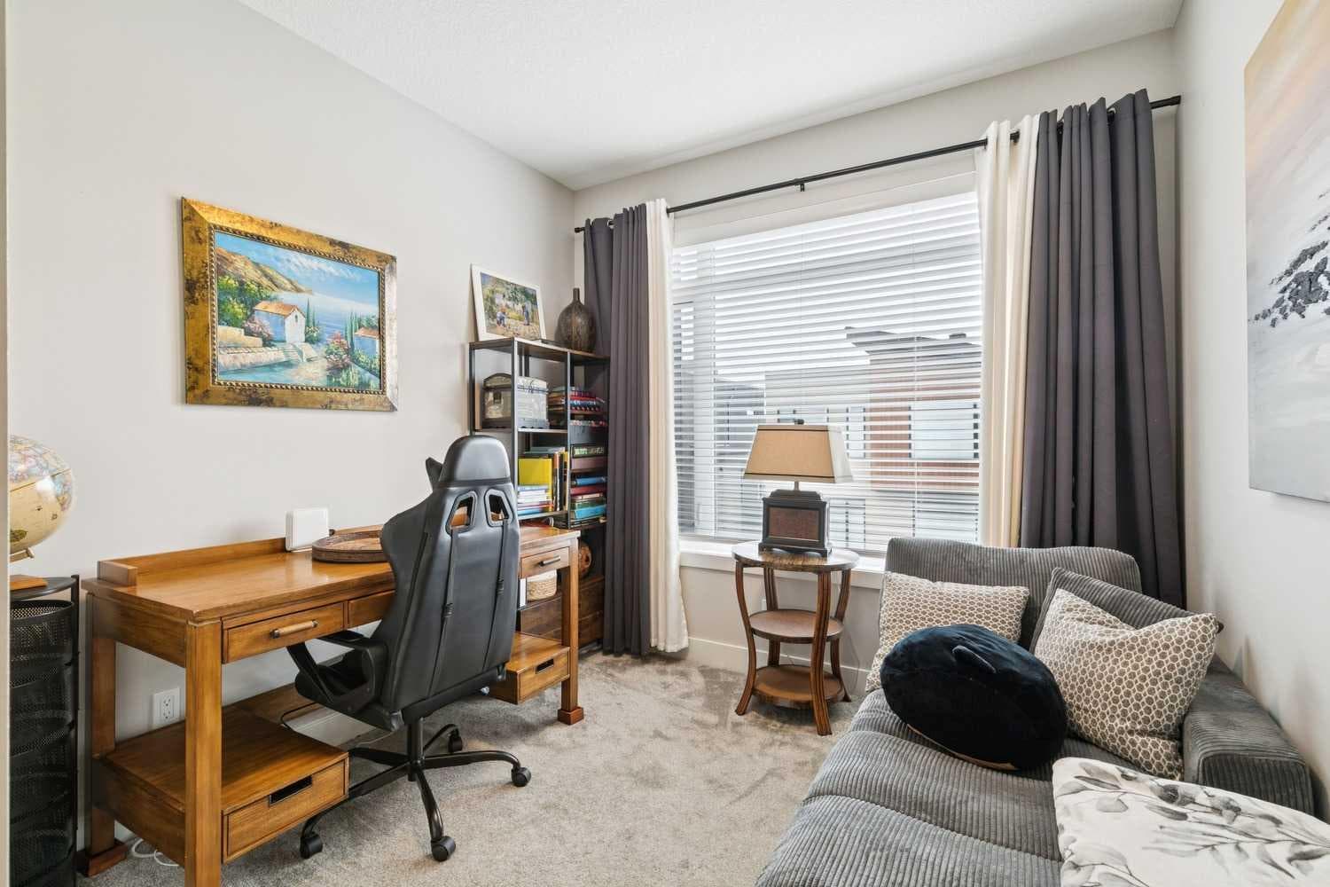 17 Royal Elm Green NW