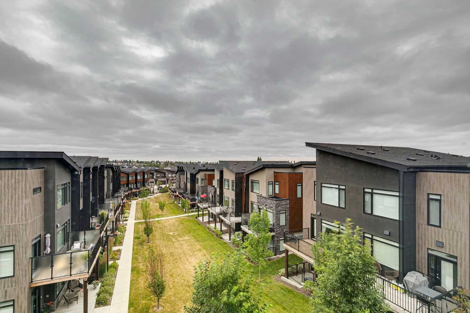 17 Royal Elm Green NW