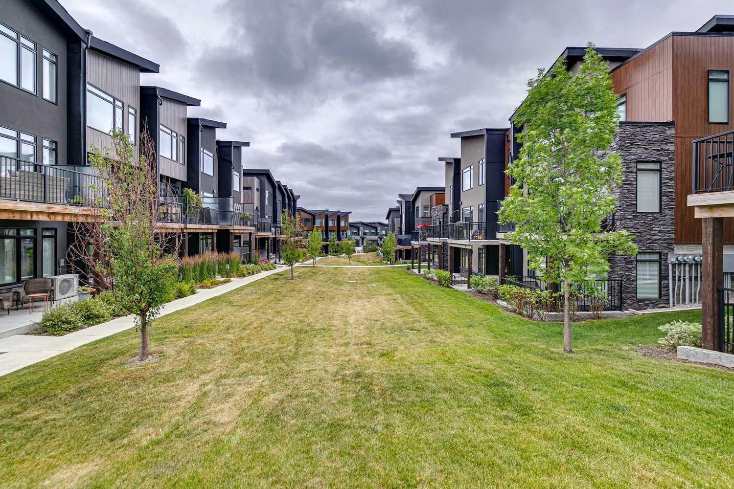 17 Royal Elm Green NW